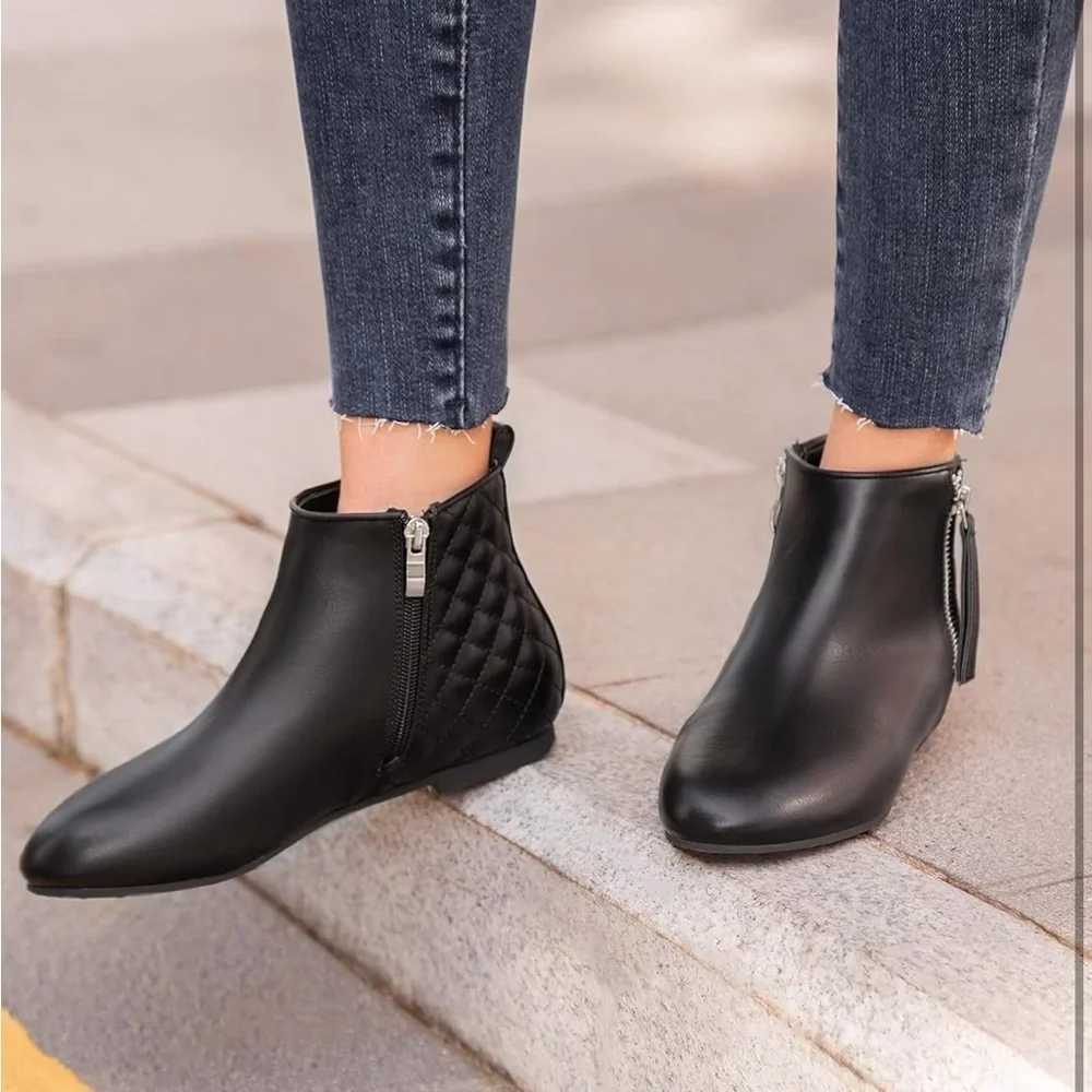 MaxMuxun Ankle Boots Flat Low Heel Booties W/Side Zipper Black PU Size 6.5 / 499